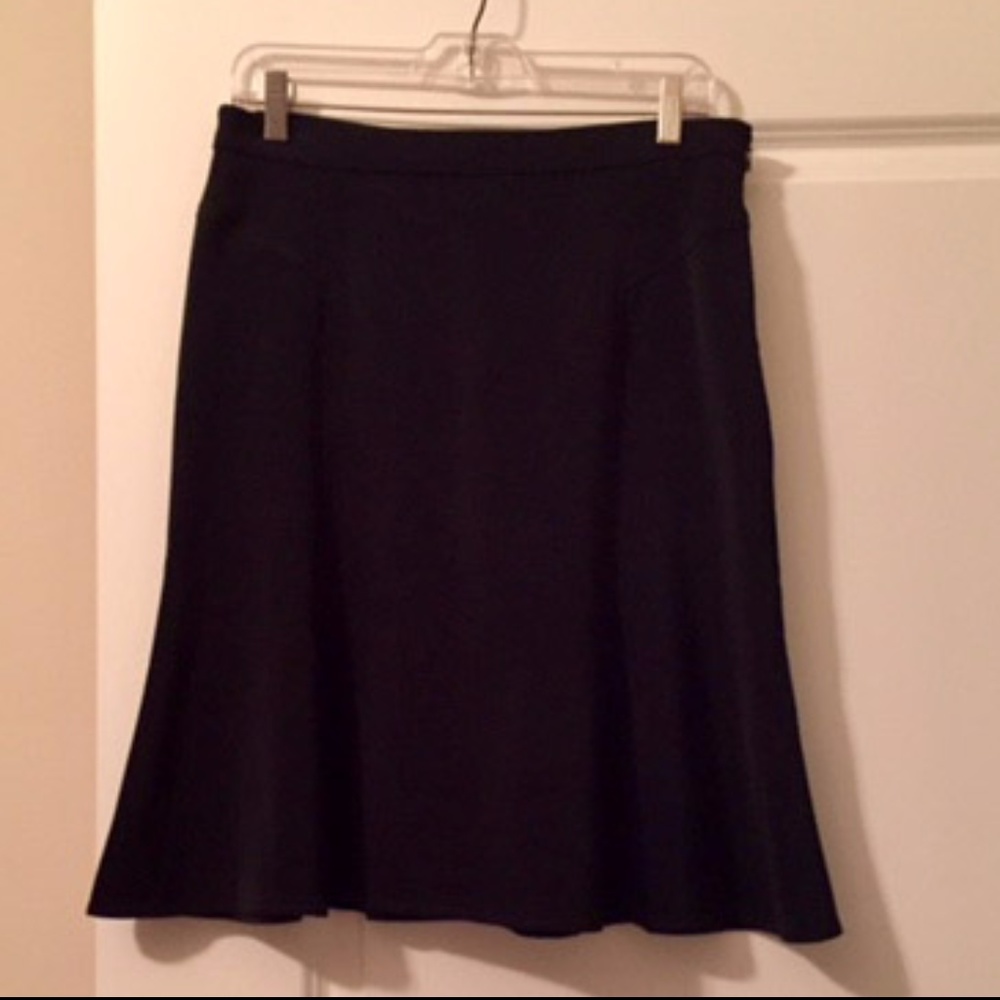 White House Black Market midi Black skirt sz 6