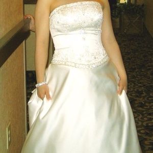 Allure Bridal Wedding dress