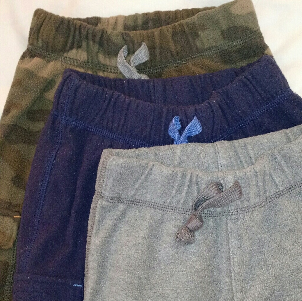 Set lot fleece pants sz 5 camo blue gray