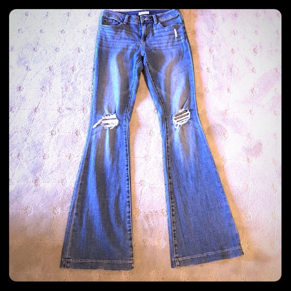 Distressed Sun & Shadow Flared Jeans size 7.