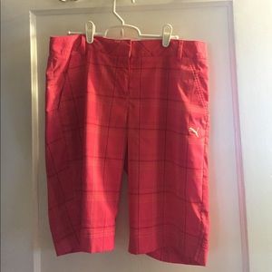 Sz 10 women's hot pink plaid Puma golf shorts