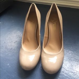 Nude patten leather heels