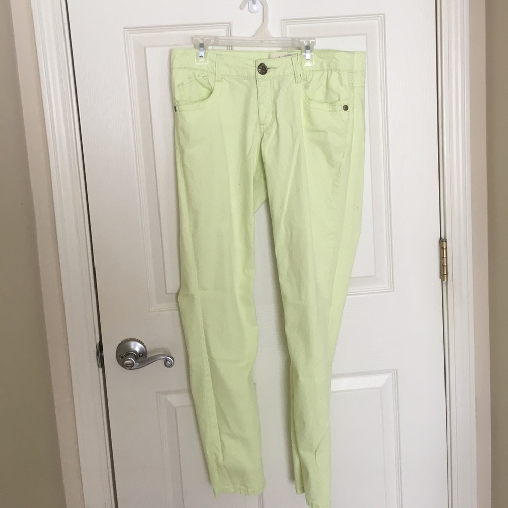 ⭐️Offer⭐️ Pastel jeans