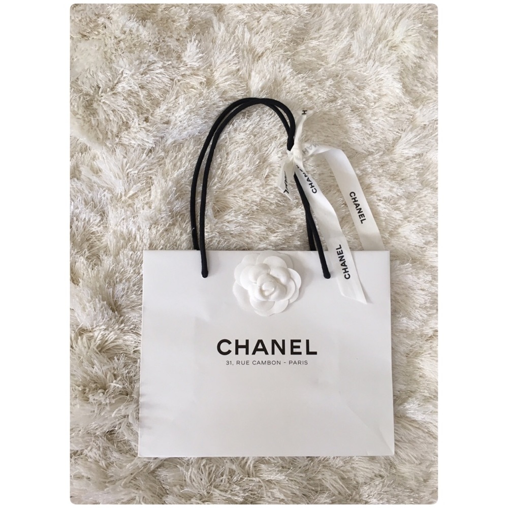 CHANEL Medium Bag from Paris with Flower