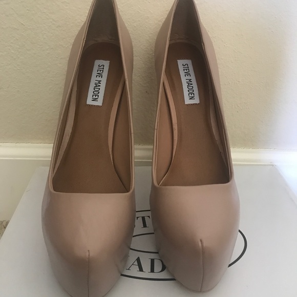 Steve Madden Pumps - Picture 3 of 6