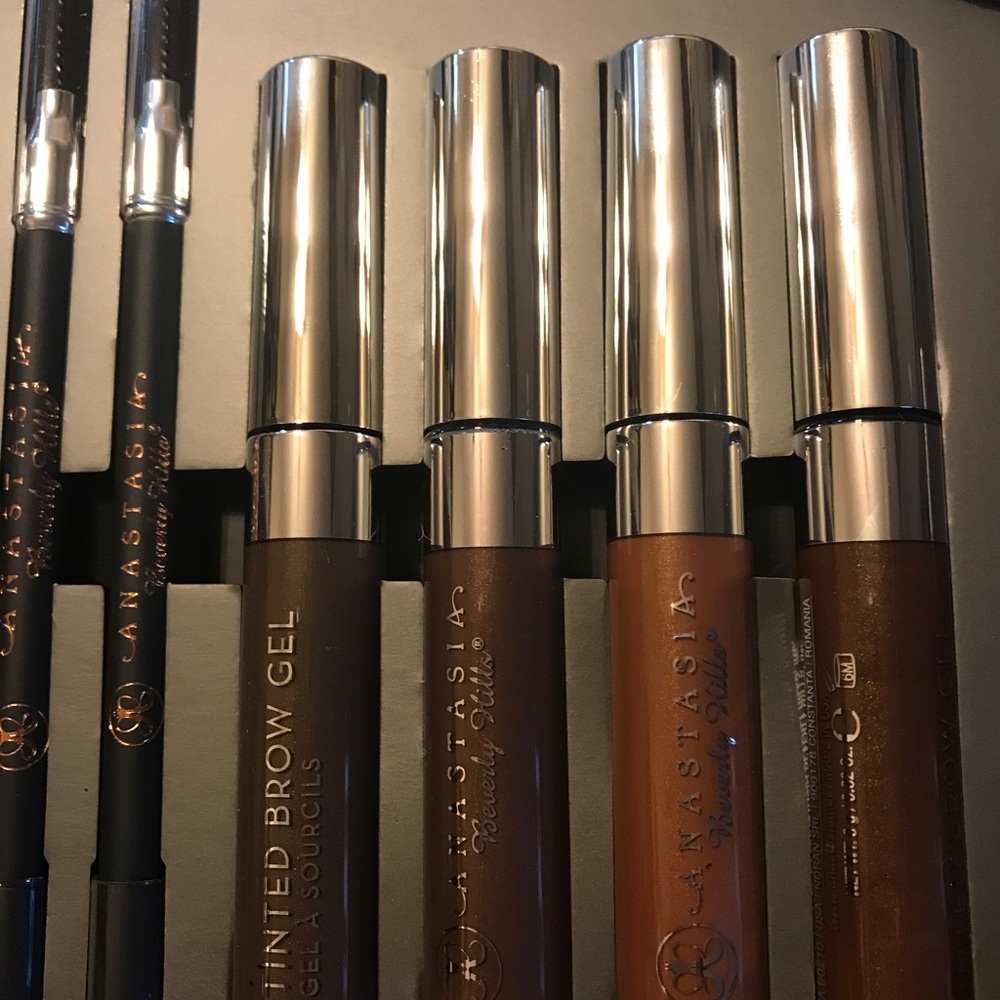 ABH Tinted Brow Gel