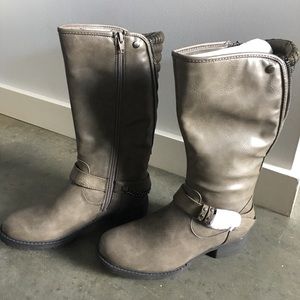 Muk Luks mid calf boots