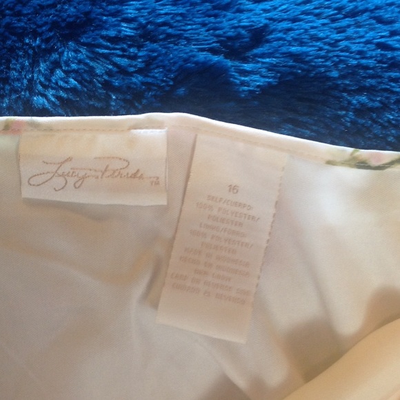 Multi colored floating skirt - Picture 2 of 2