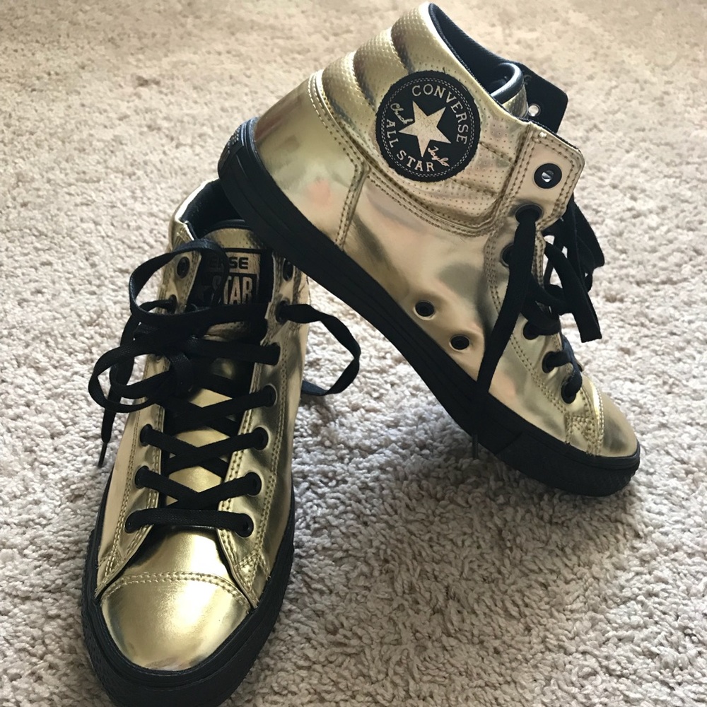 Gold CONVERSE (size 9) MENS (NEVER WORN)