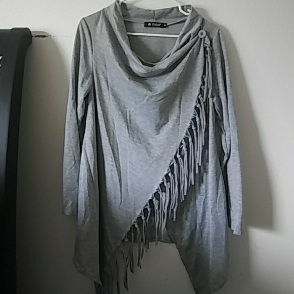 Fringe gray top