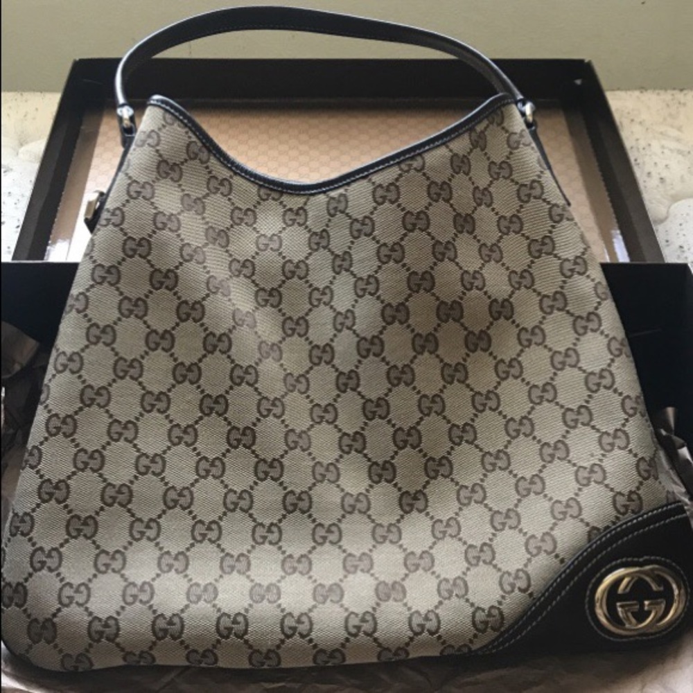 Gucci shoulder bag