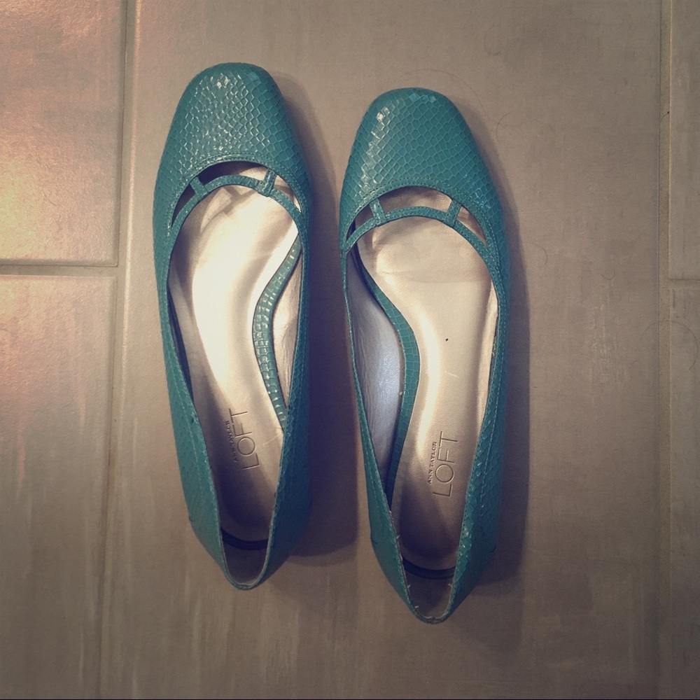 Ann Taylor loft teal flats