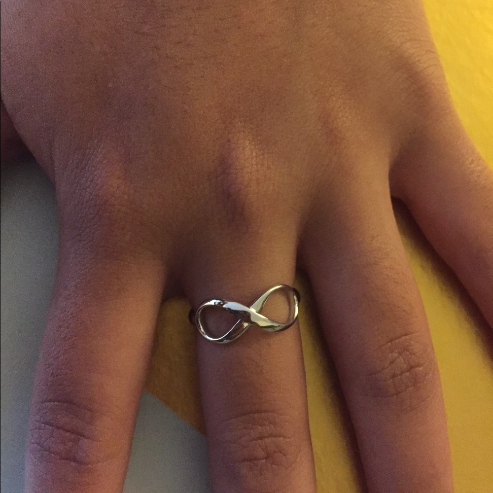 ⭐️925 Silver Infinity Ring - Picture 2 of 4