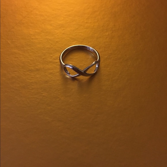 ⭐️925 Silver Infinity Ring - Picture 3 of 4