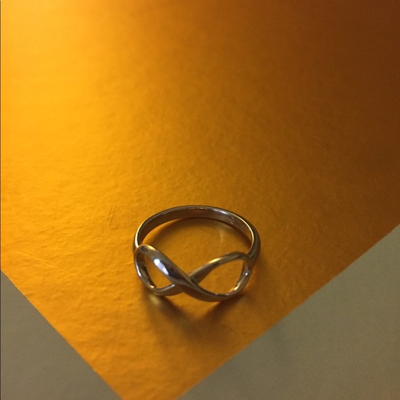 ⭐️925 Silver Infinity Ring - Picture 4 of 4