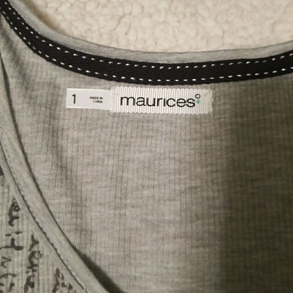 Maurices size 1 plus Gray Top - Picture 2 of 4