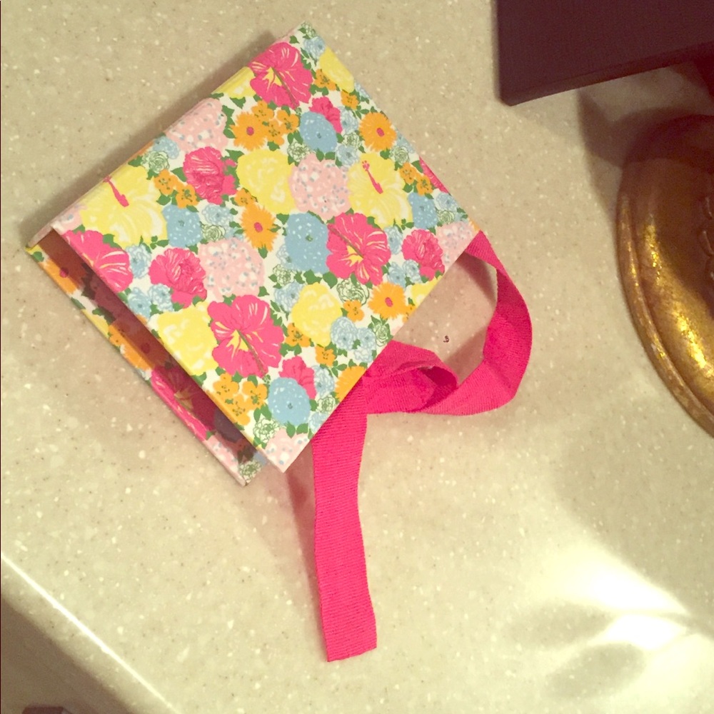 Lilly Pulitzer gift card box