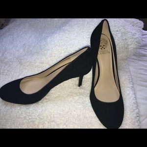 Vince Camuto black heels 9 1/2, never worn