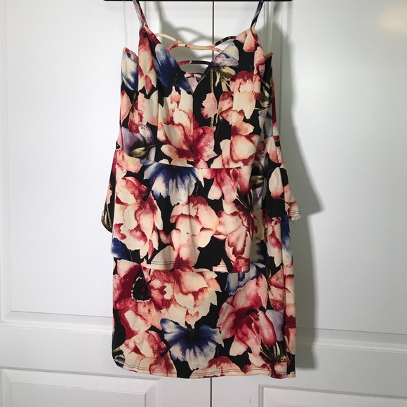 Plus Size Floral Caged Peplum Dress 3x - Picture 2 of 2