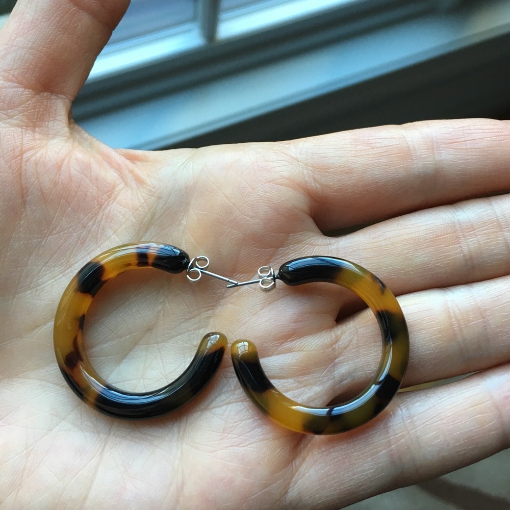 1 3/8" Tortoise Shell Hoop Earrings Great Size - Picture 4 of 7
