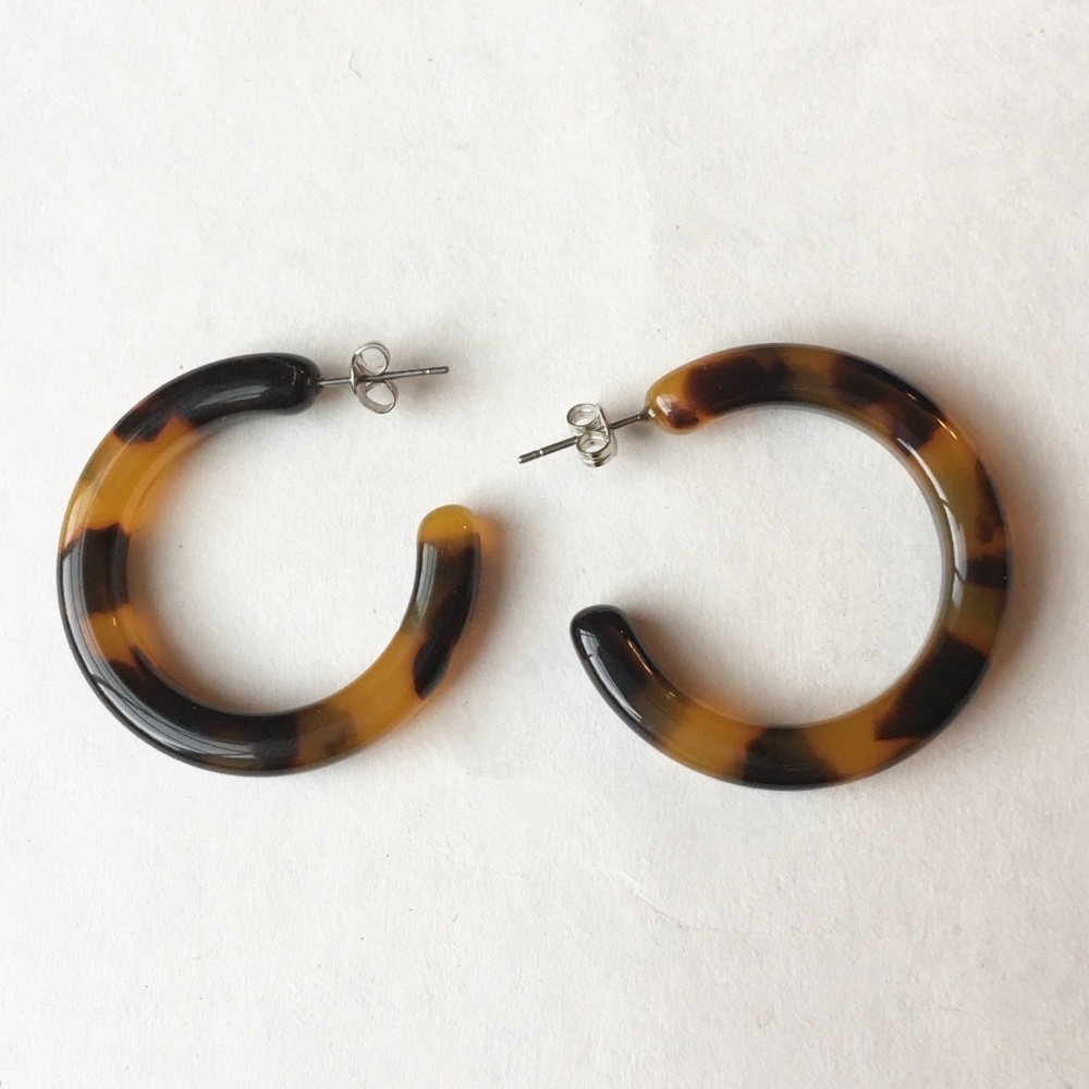 1 3/8" Tortoise Shell Hoop Earrings Great Size - Picture 3 of 7