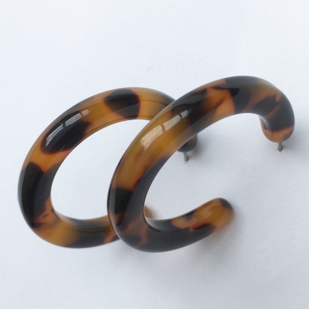 1 3/8" Tortoise Shell Hoop Earrings Great Size - Picture 6 of 7