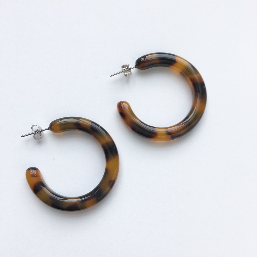 1 3/8" Tortoise Shell Hoop Earrings Great Size - Picture 7 of 7