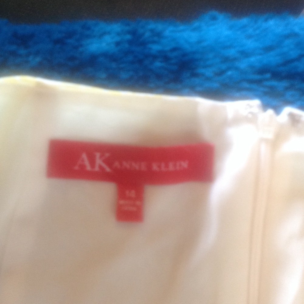 Skirt - Picture 2 of 2