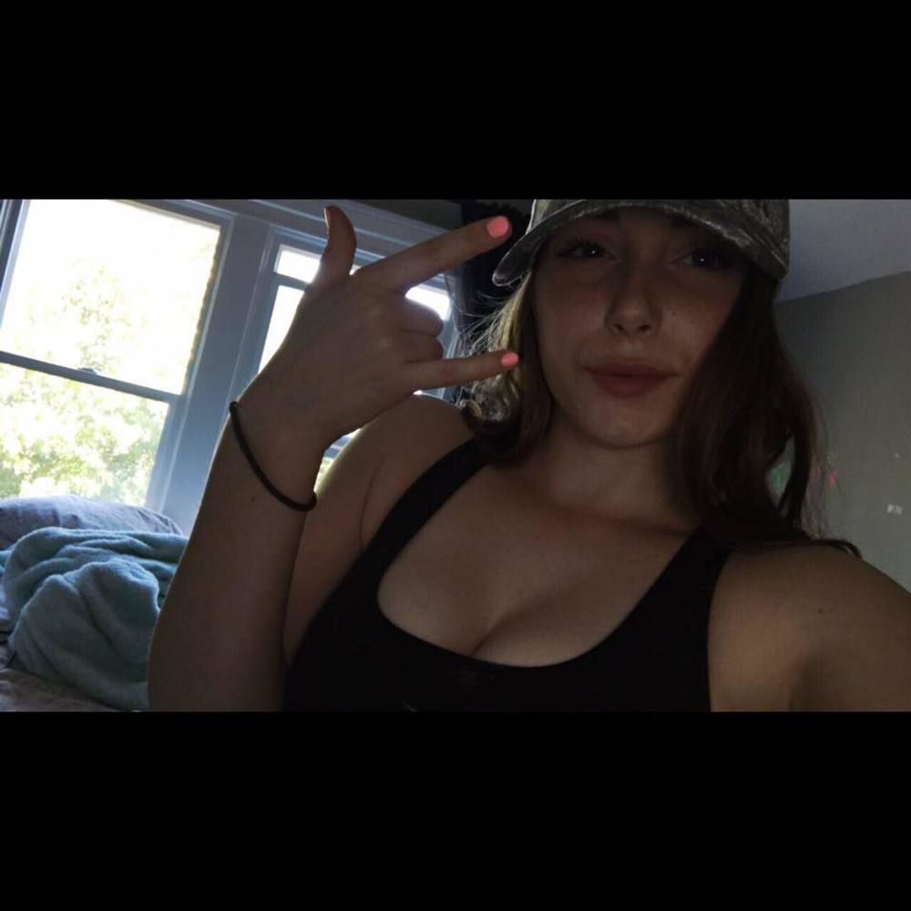 Meet your Posher, Ella