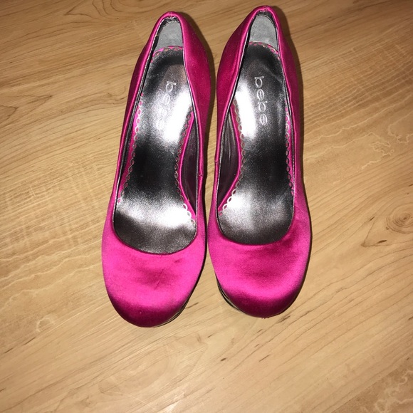 Hot pink platform pumps - Picture 2 of 4