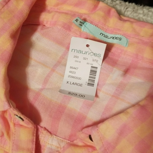 Maurices button up top - Picture 2 of 3