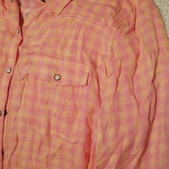 Maurices button up top - Picture 3 of 3
