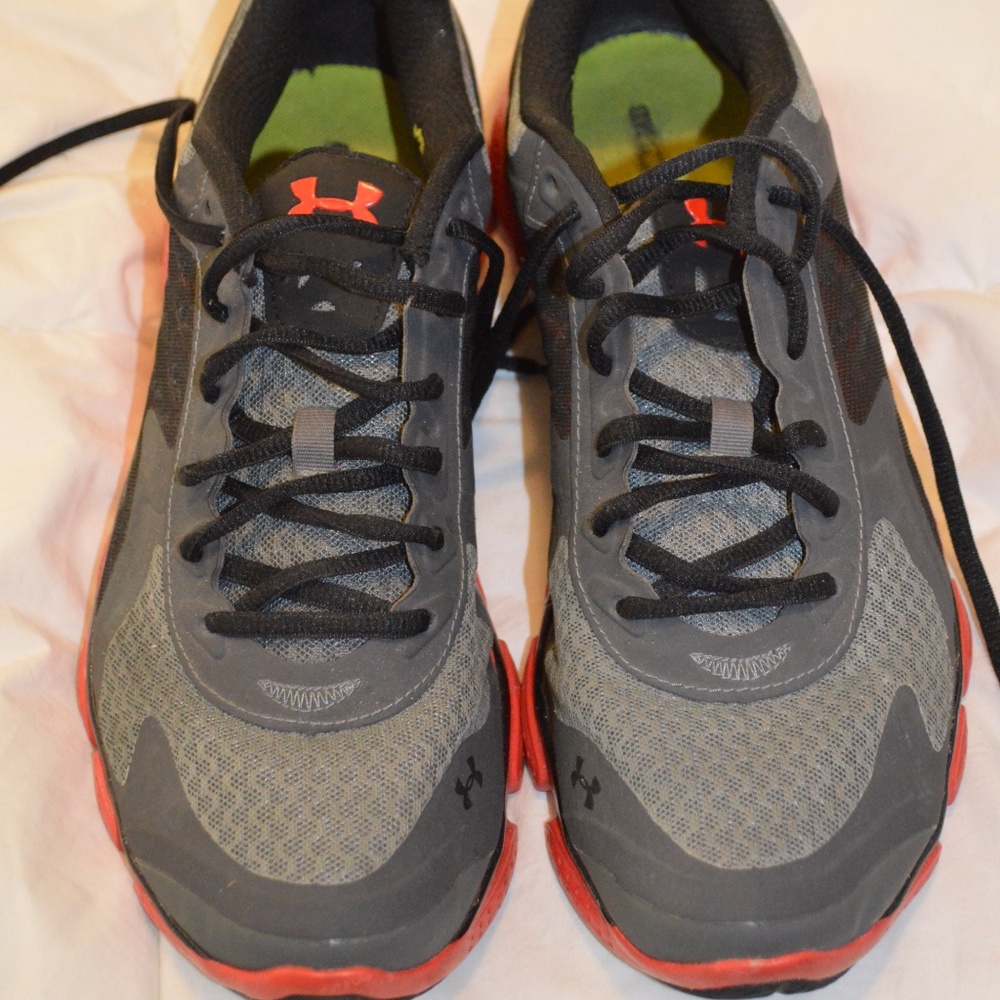Under Armour Pulse Running Shoes Size 10.5