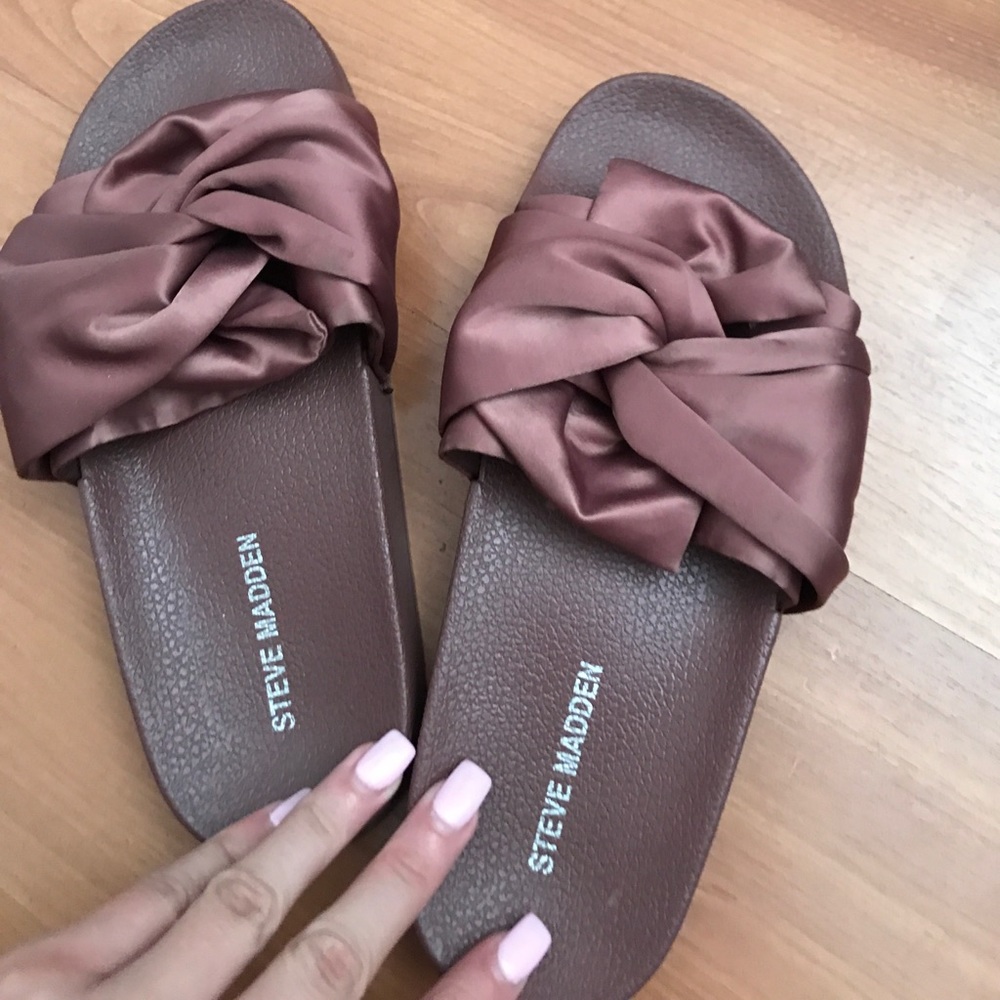 Super cute Steve Madden slides