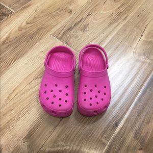 Girl 's crocs