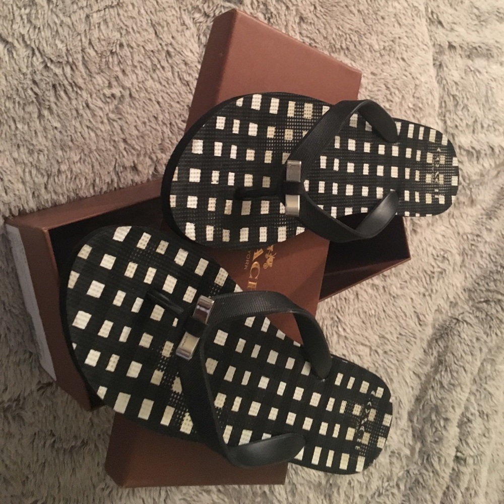 Thong slippers