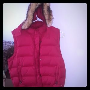 American Eagle hooded red vest