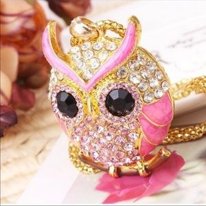 Pink rhinestone howl pendant necklaces