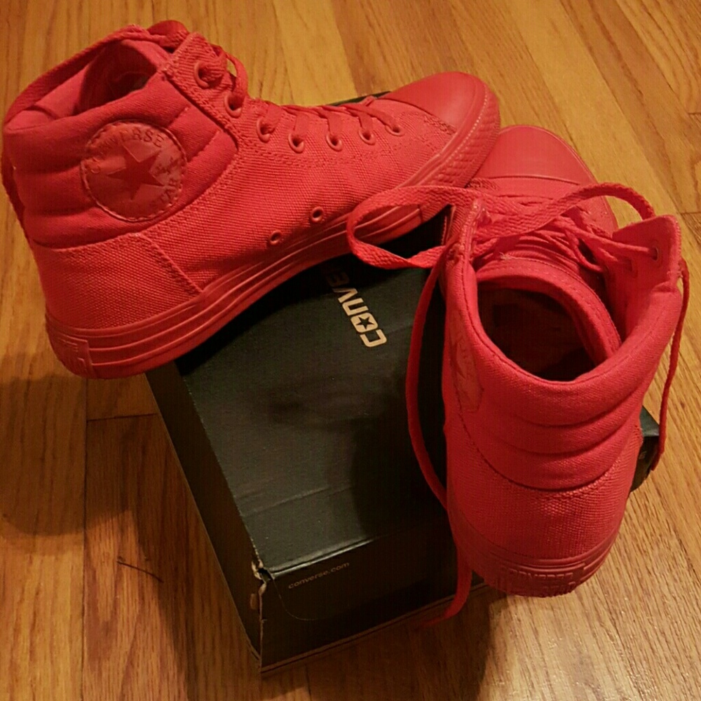 Converse Red