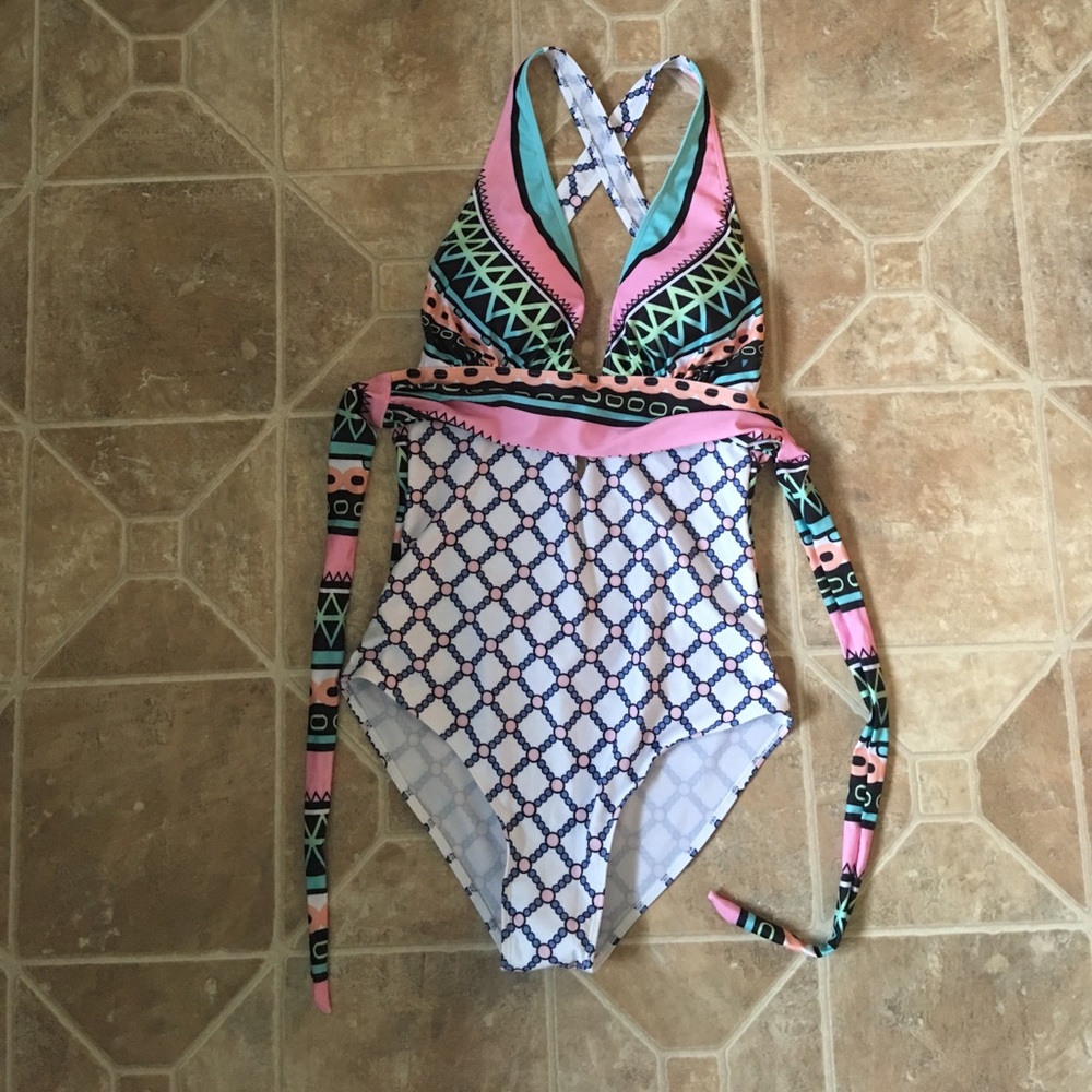 Beautiful swimsuit NWOT ☀️