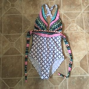 Beautiful swimsuit NWOT ☀️