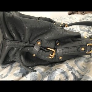 Louis Vuitton Mahina L hobo