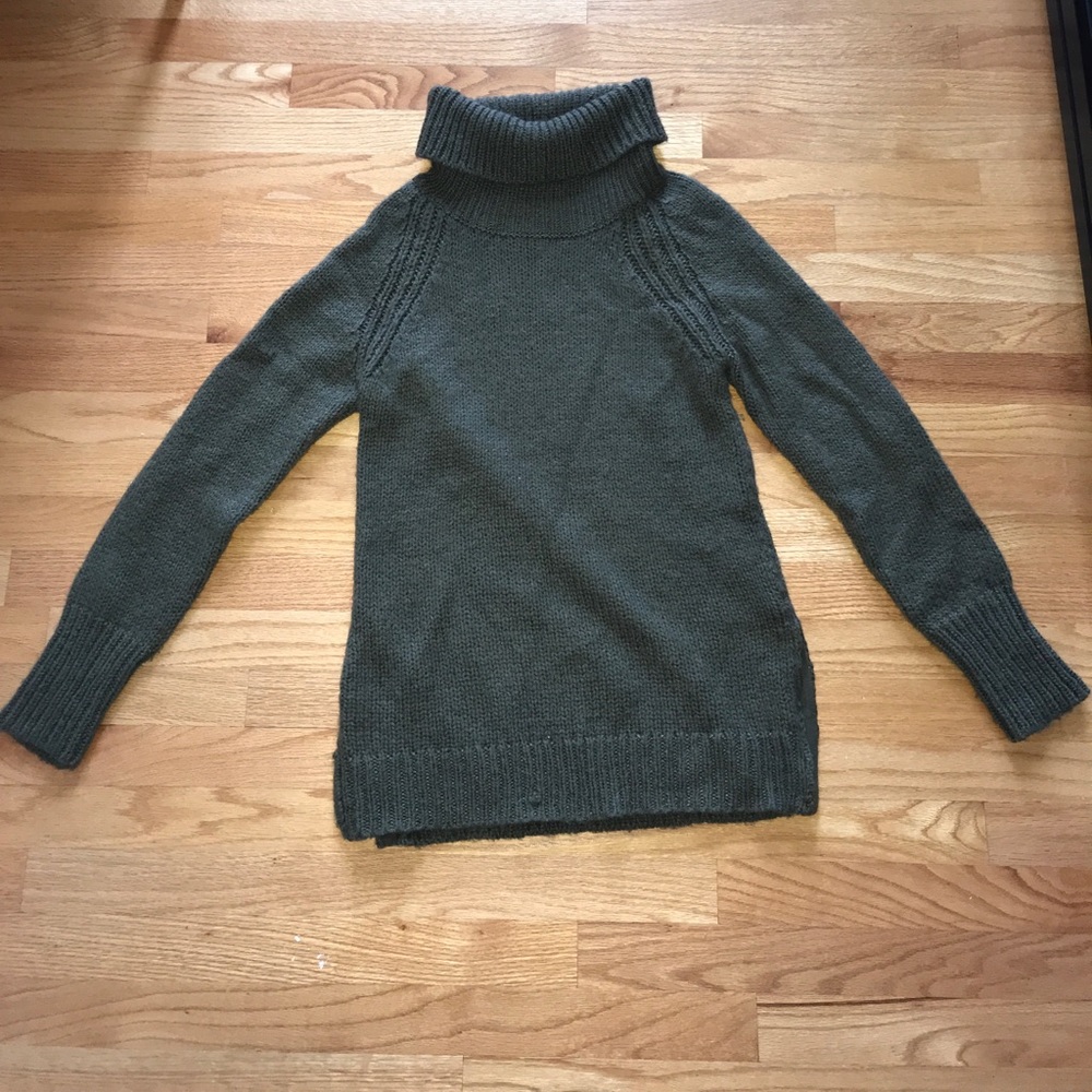 Women’s Sweatshirt