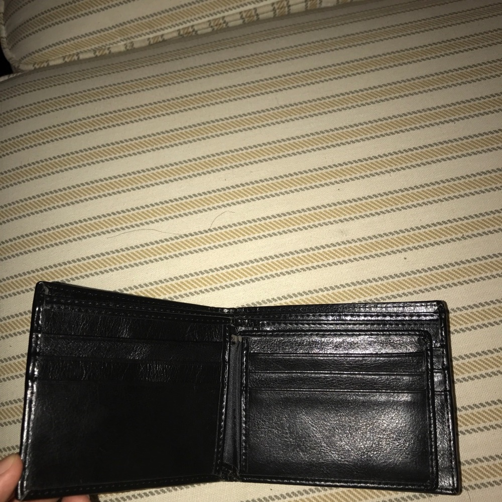 Gucci Wallet - Picture 4 of 4