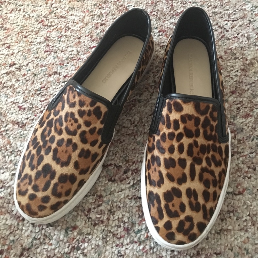 ❤️ Banana republic leather leopard print flats