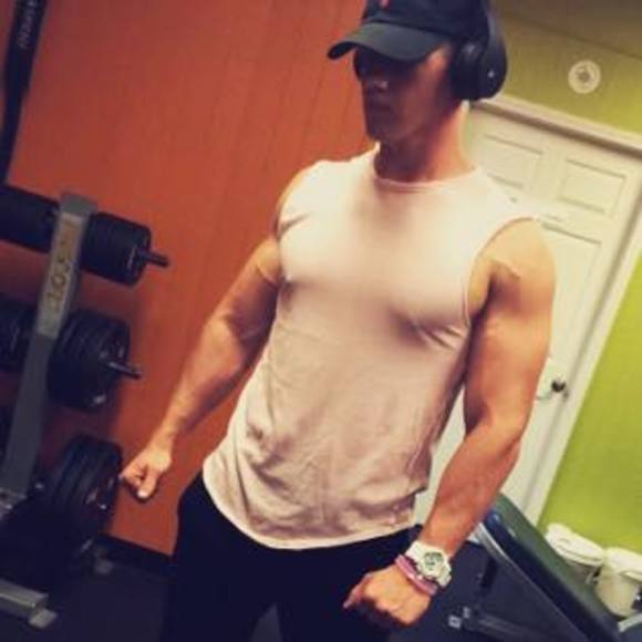 Meet your Posher, Hunter - Picture 1 of 1