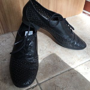 White Mountain Black Leather Lace Oxford 10M