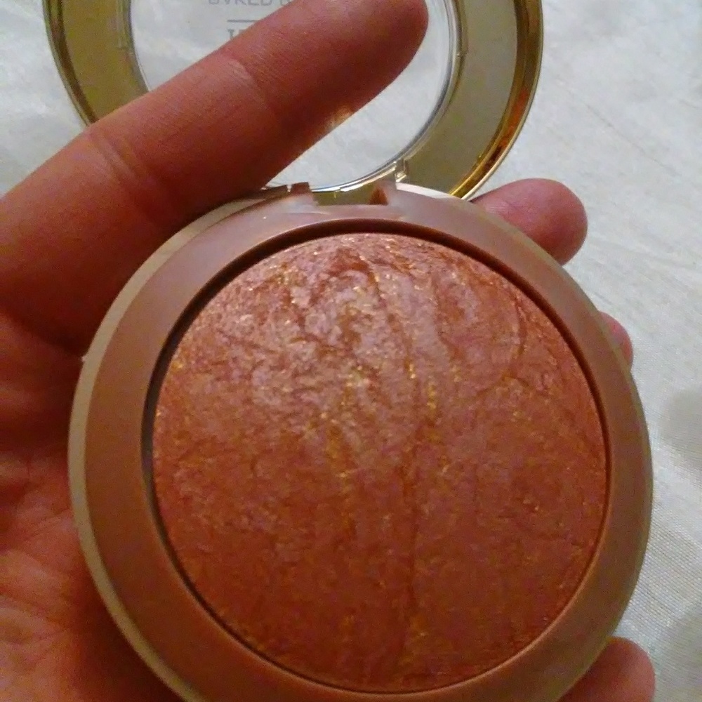 Bronzer - Picture 3 of 3