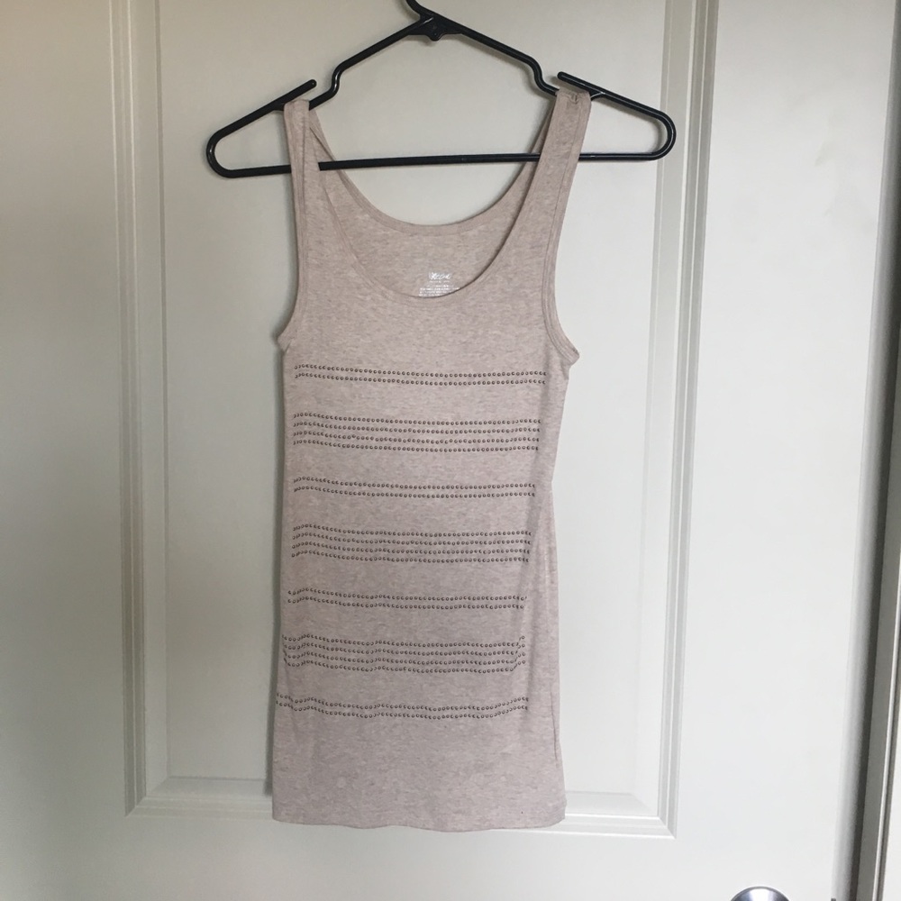 Mossimo beige tank with gold studs