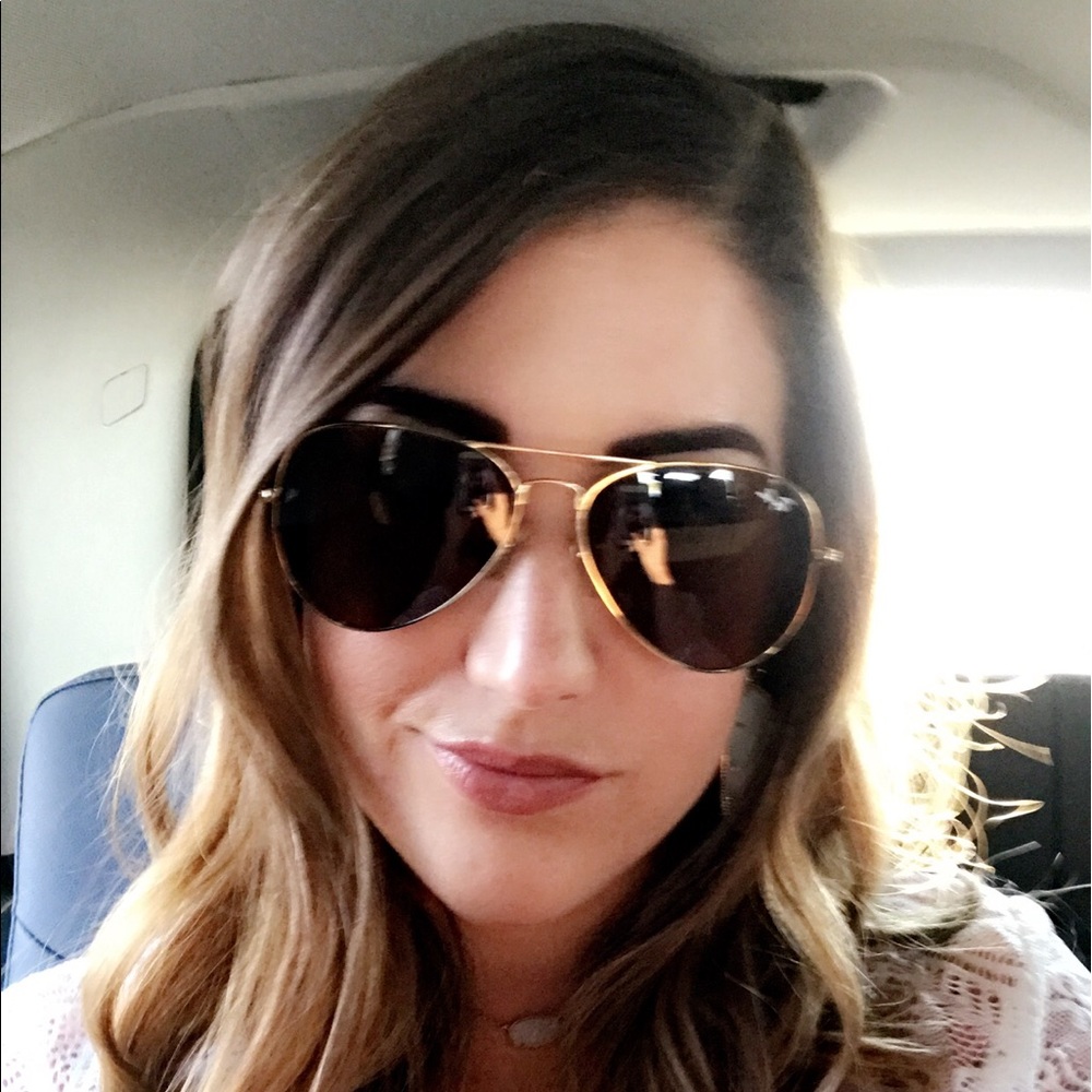 Meet your Posher, Lauren